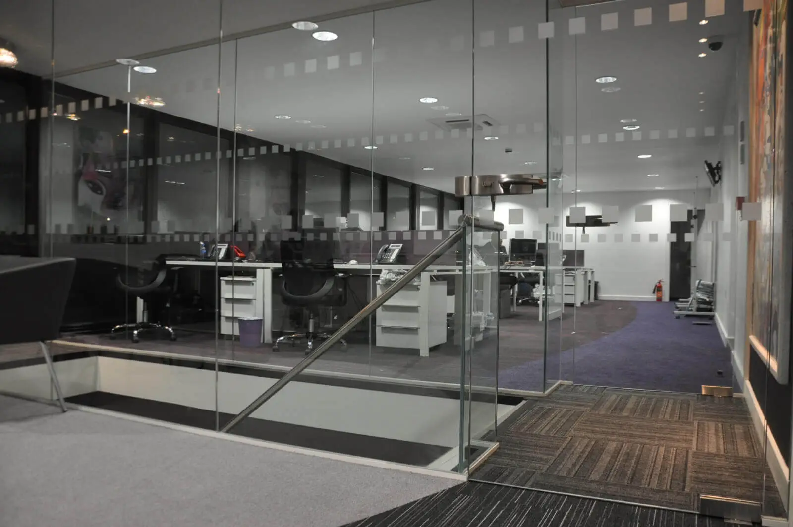 Office space design with Frameless Glass Partitions Screen 18