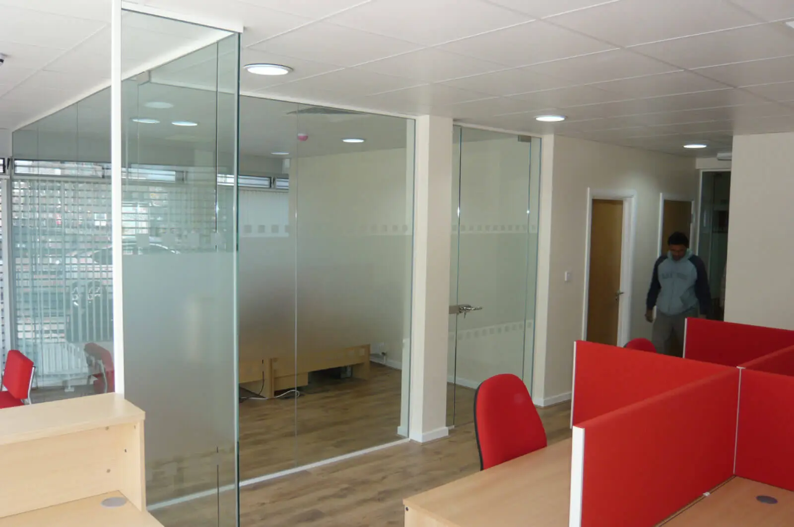 Office space design with Frameless Glass Partitions Screen 21