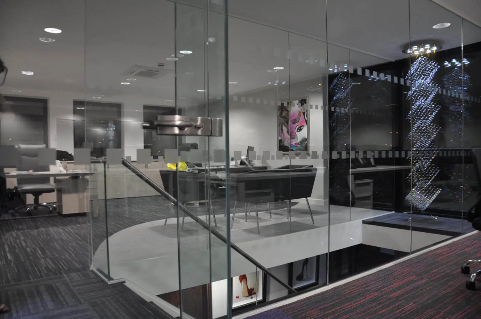 Office space design with Frameless Glass Partitions Screen 6