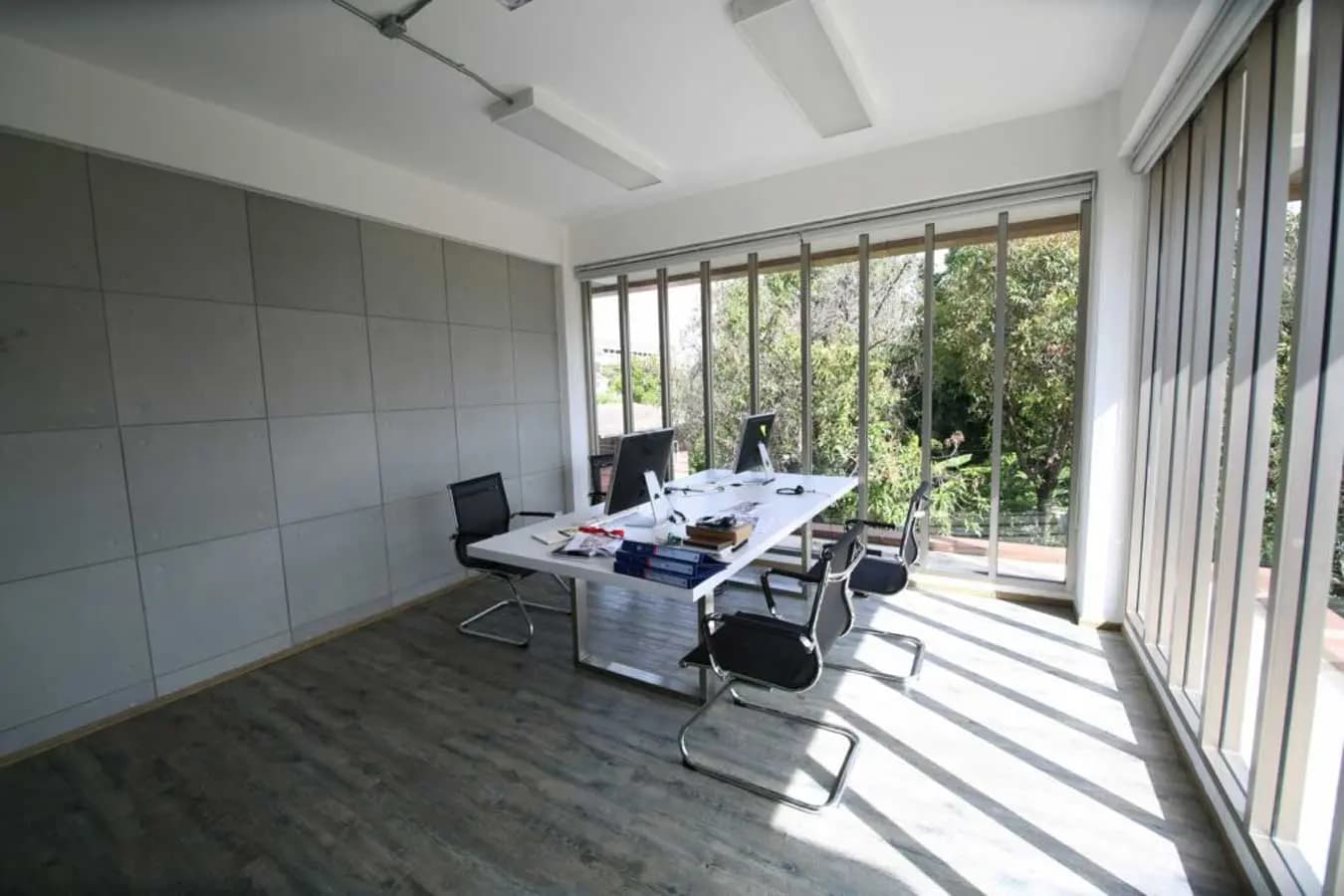 HOW TO CREATE AN OFFICE SPACE THAT REFLECTS YOUR PERSONALITY