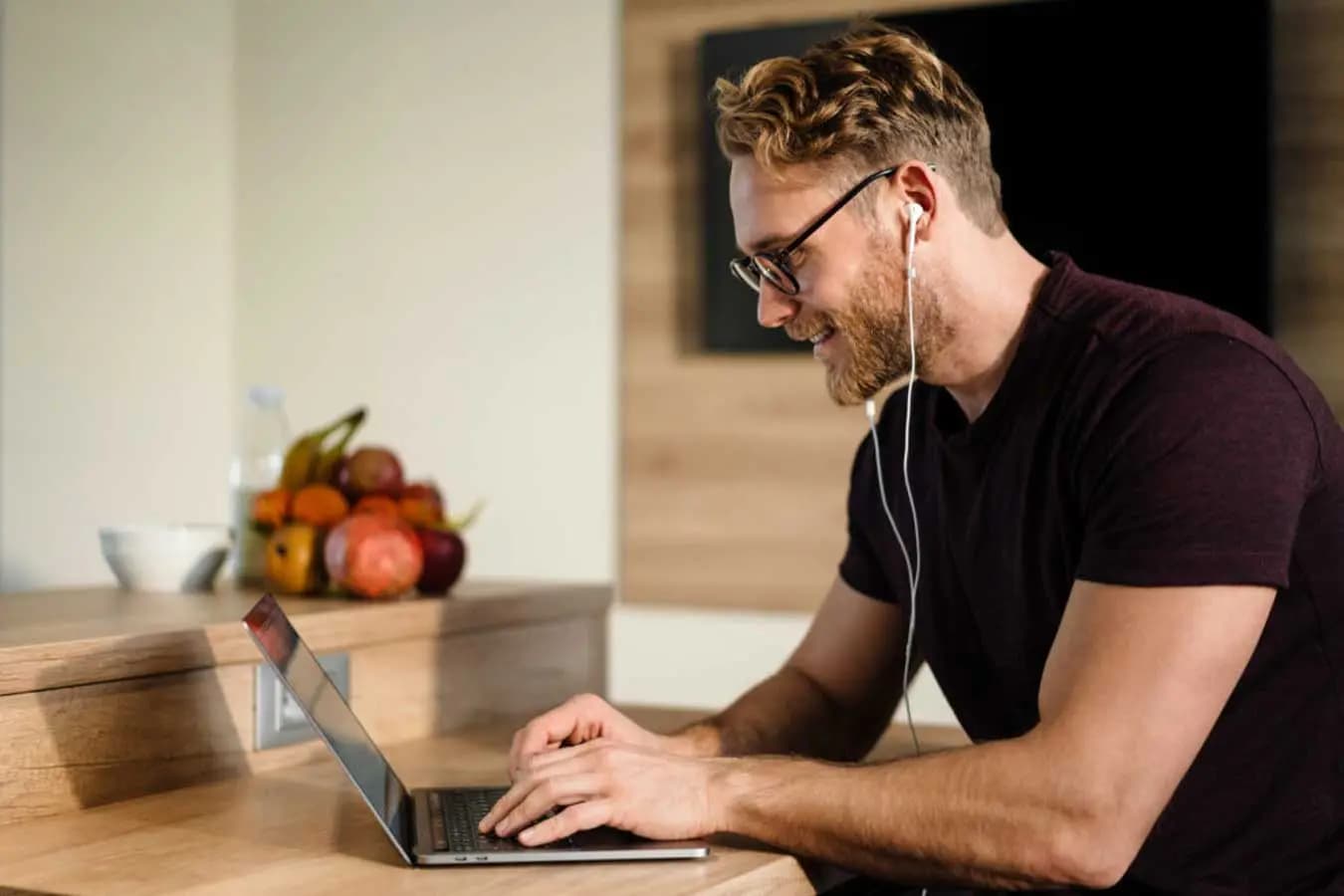 9 Reasons Remote Work Beats Office Life
