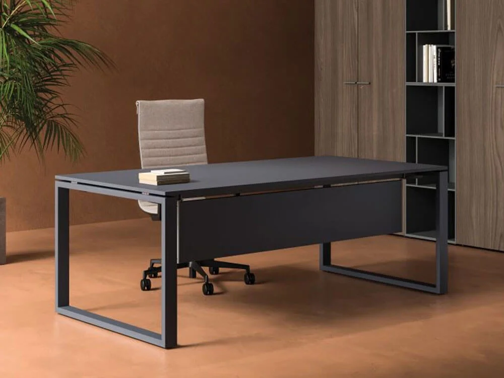 Raymond 1 – Melamine Top and Metal Leg Executive Desk