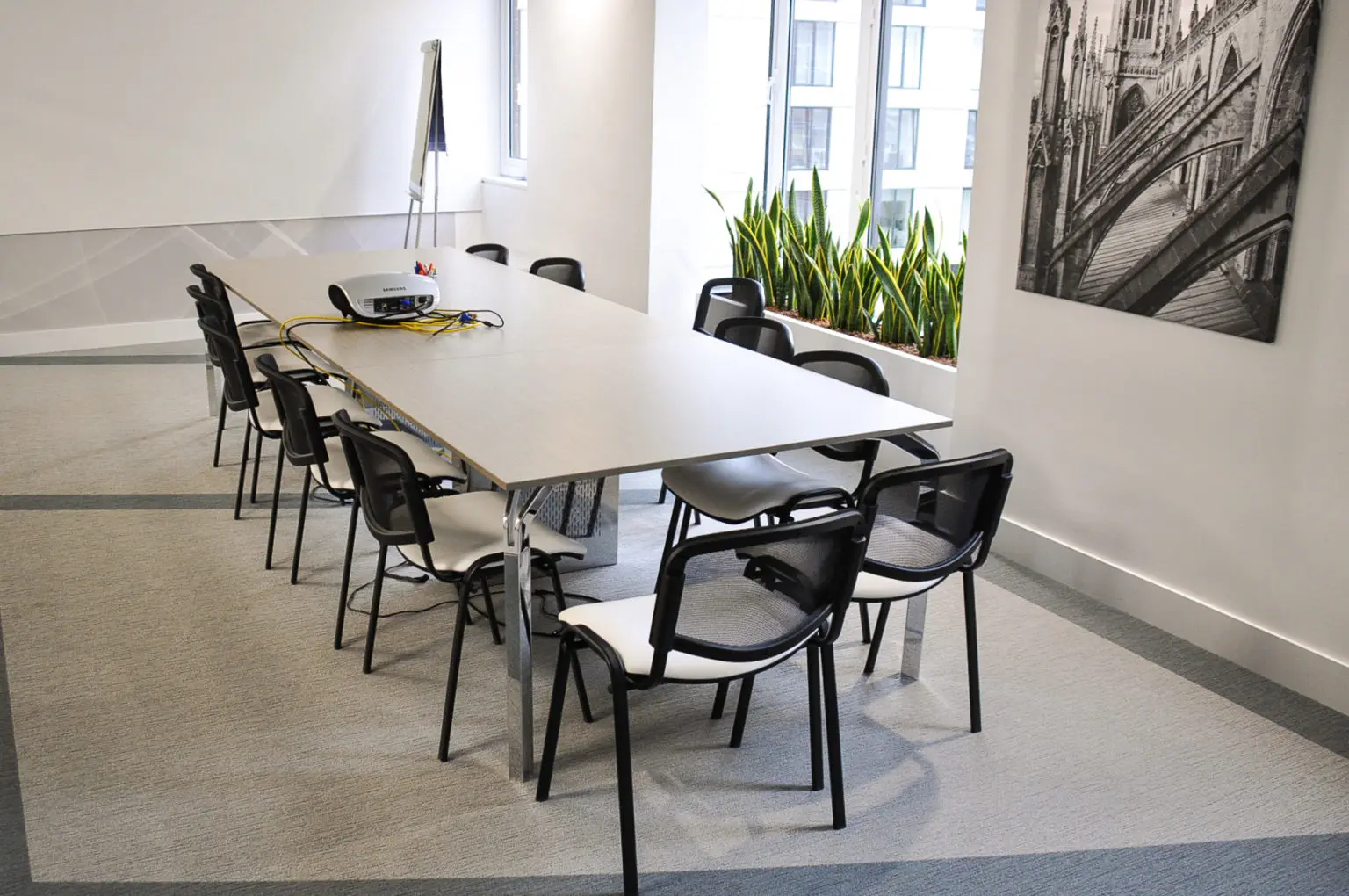 Vibrant & Energetic Looking Office, Harrow London Vibrant & Energetic Looking Office, Harrow London