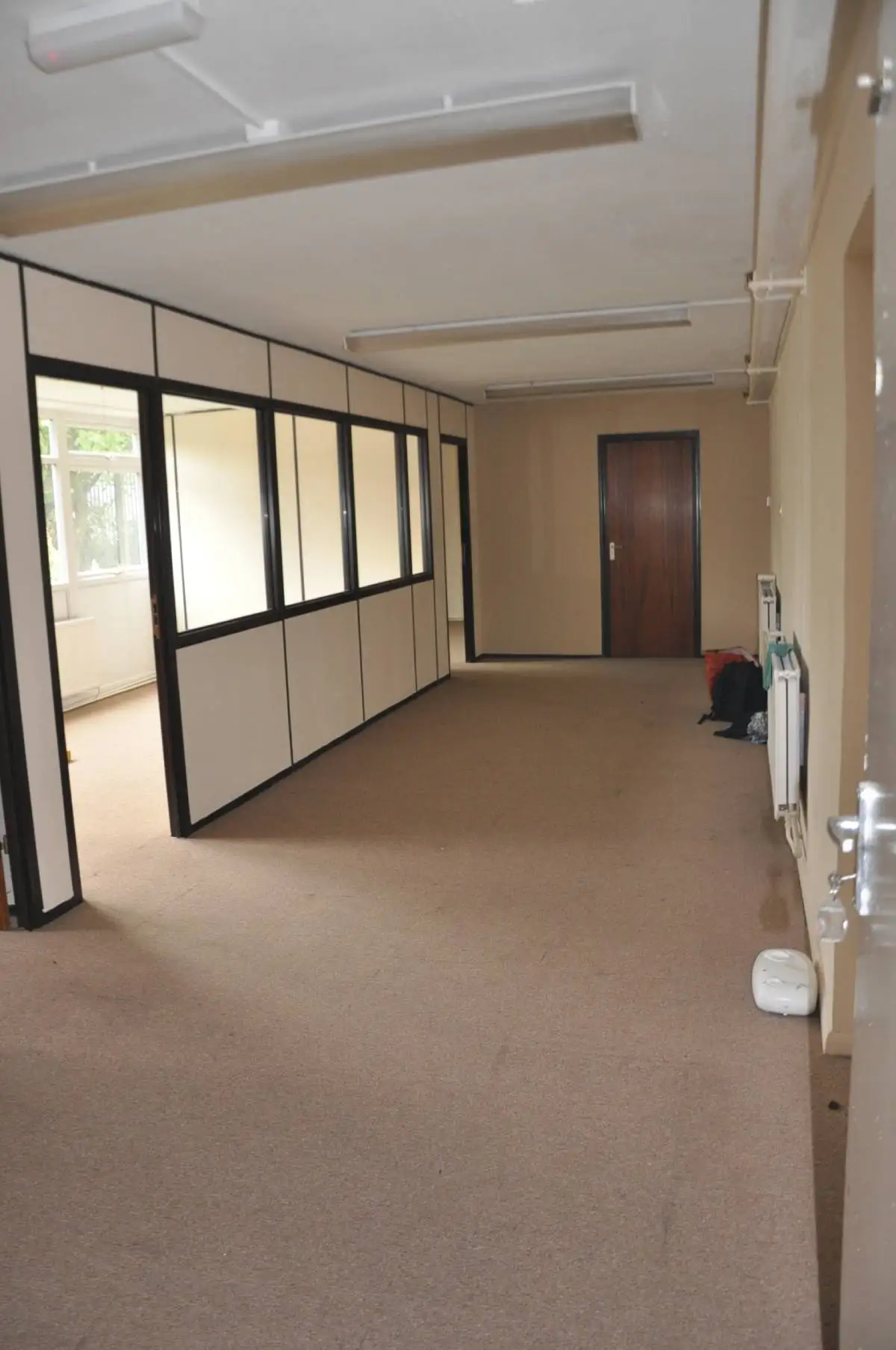 Paradox Fashion Designer Shoes with designer furniture, glass partitions, carpet tile flooring, plasterbaord Ceiling 14 Paradox Fashion Designer Shoes with designer furniture, glass partitions, carpet tile flooring, plasterbaord Ceiling 14