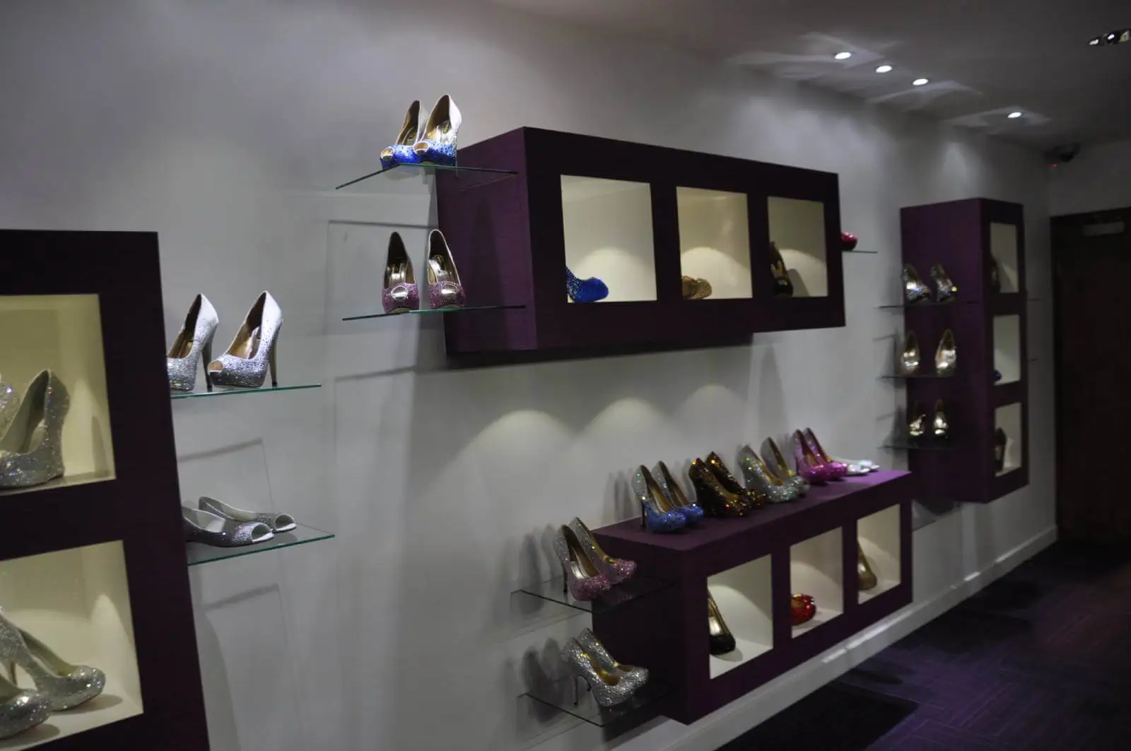 Paradox Fashion Designer Shoes with designer furniture, glass partitions, carpet tile flooring, plasterbaord Ceiling 23 Paradox Fashion Designer Shoes with designer furniture, glass partitions, carpet tile flooring, plasterbaord Ceiling 23