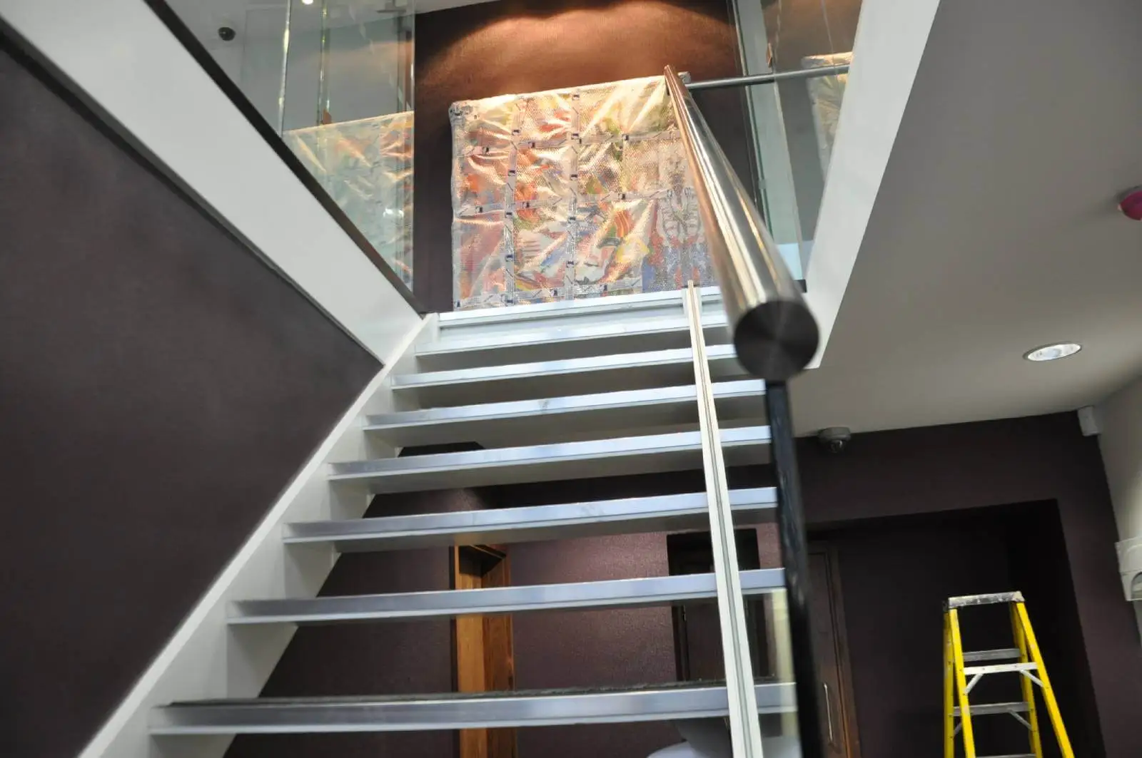 Paradox Fashion Designer Shoes with designer furniture, glass partitions, carpet tile flooring, plasterbaord Ceiling 30 Paradox Fashion Designer Shoes with designer furniture, glass partitions, carpet tile flooring, plasterbaord Ceiling 30