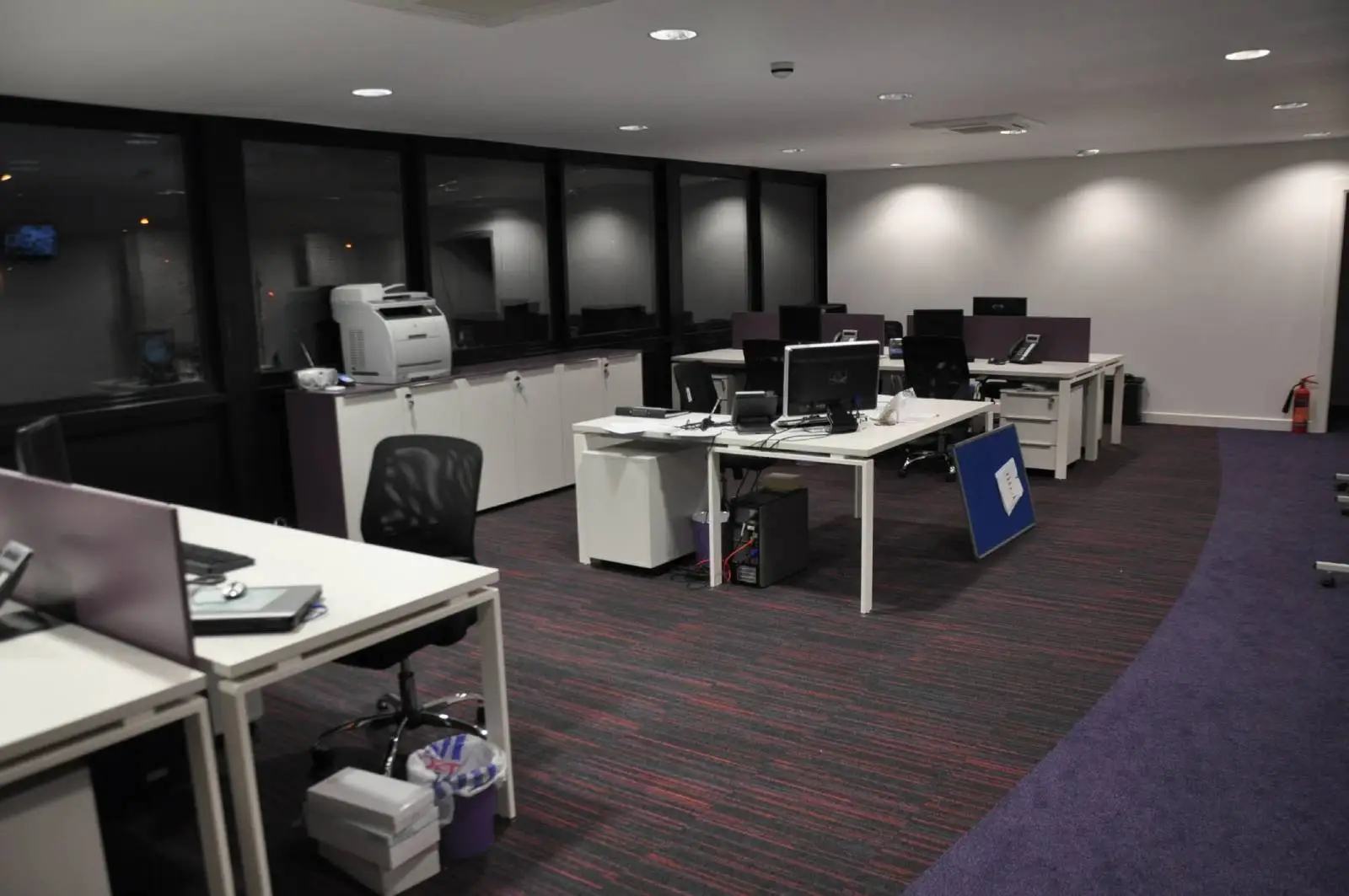 Paradox Fashion Designer Shoes with designer furniture, glass partitions, carpet tile flooring, plasterbaord Ceiling 36 Paradox Fashion Designer Shoes with designer furniture, glass partitions, carpet tile flooring, plasterbaord Ceiling 36