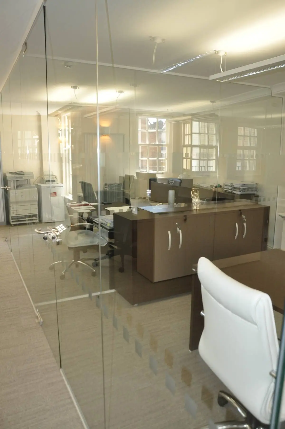 Aprirose-office-space-with-designer-furniture,-plasterboard-ceiling,-laminated-wood-flooring-and-glass-partitions 27