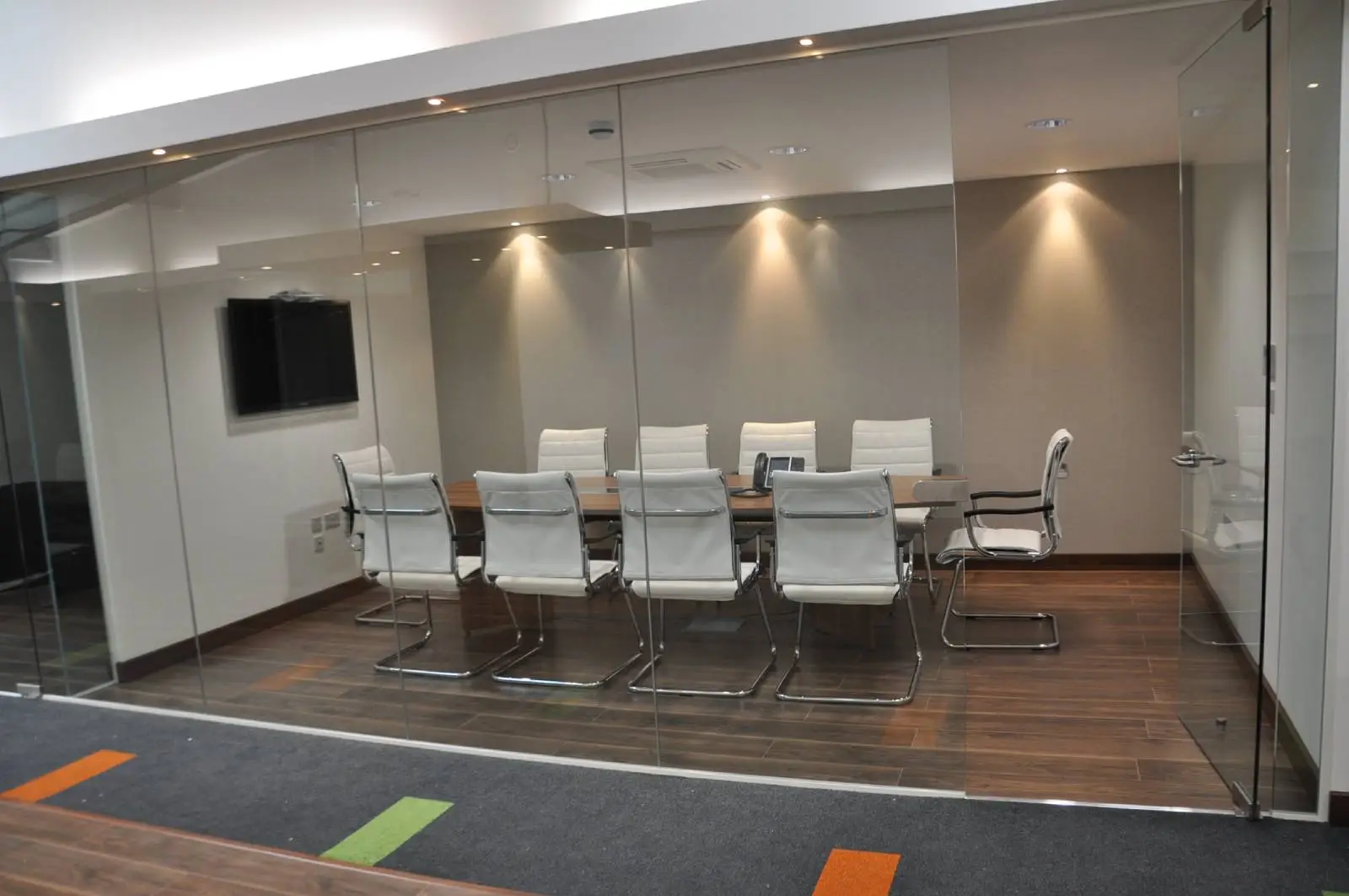 green leaf catering office space with plasterbaord ceiling, designer flooring and glass partitions 19