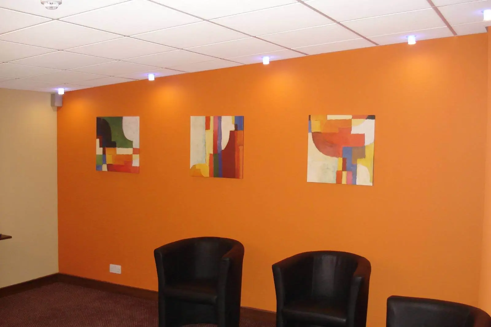 GXI office unit D space design with designer furniture, along with flooring, ceiling, and glass partitions 7
