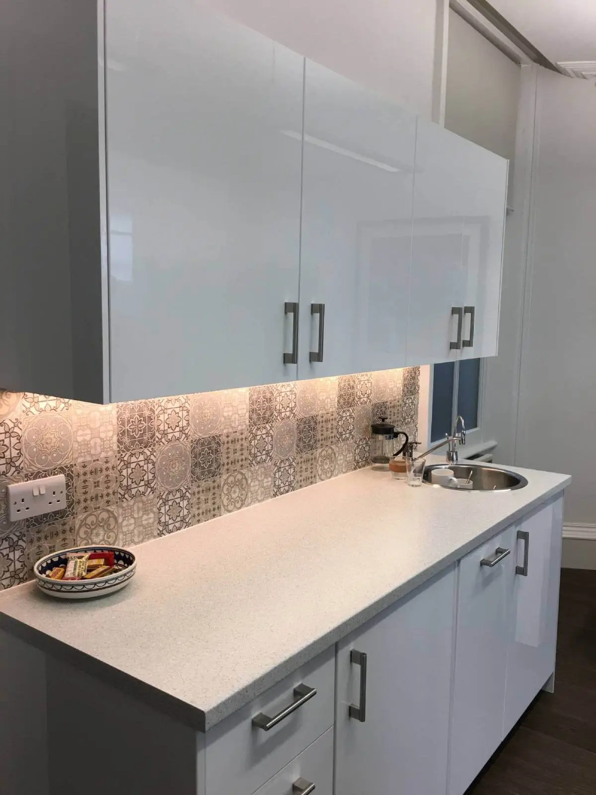 Hill View Regents Street space with furniture, ceiling, flooring, and splash backs, and glass and solid wall partitions 7