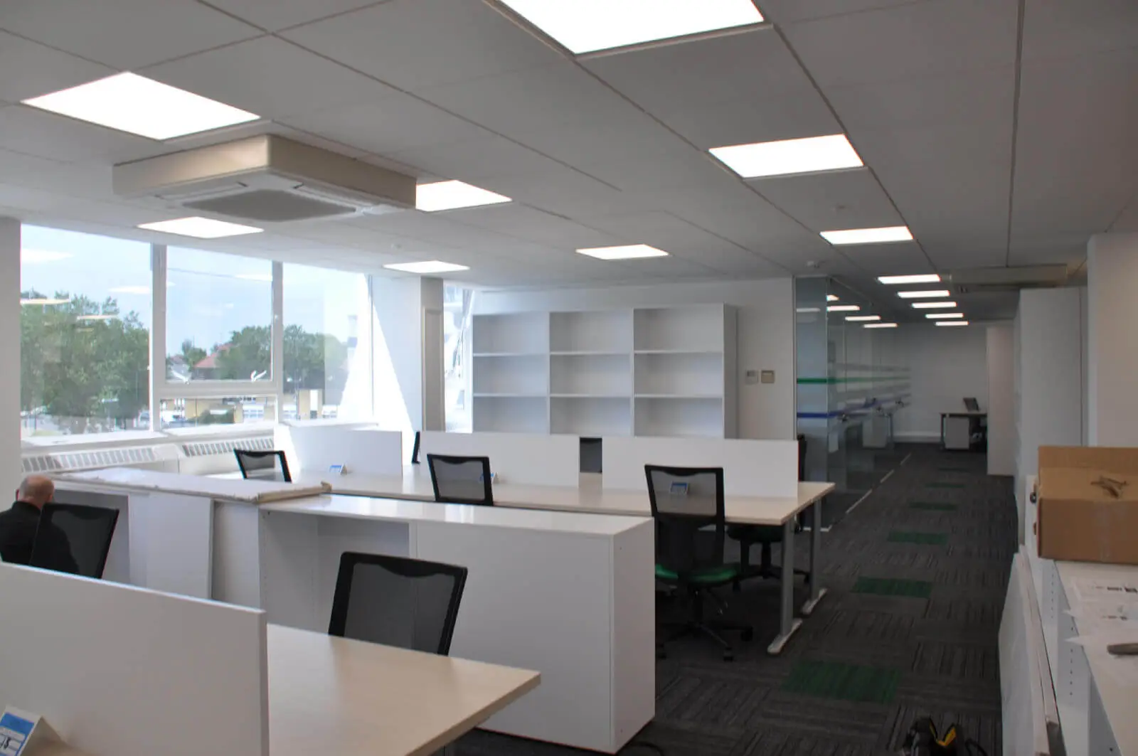 landau morely office design and refurbishment with single glazed glass partitions and furniture 8