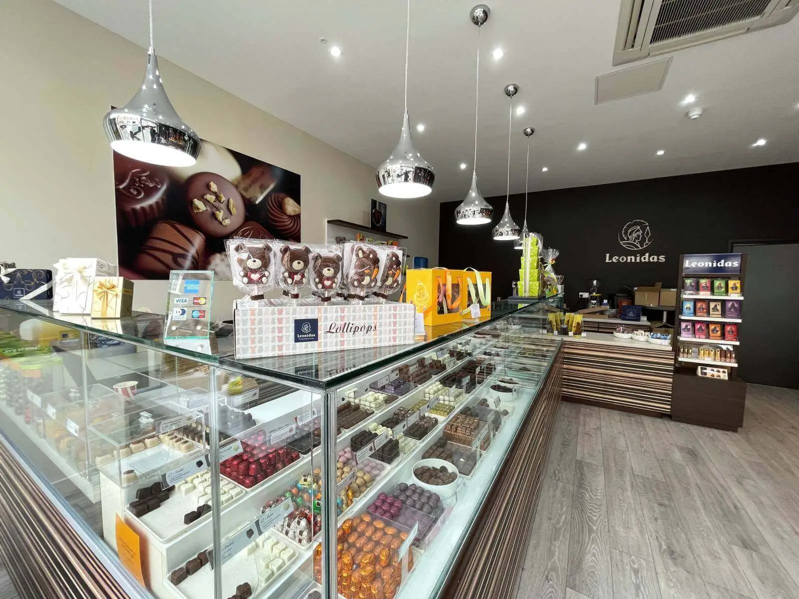 Leonidas shop space design and refurbishment 23