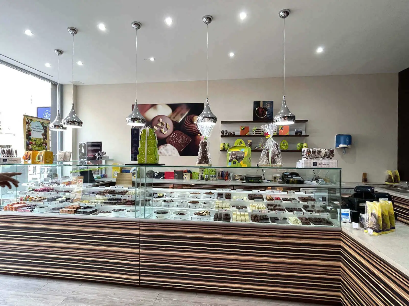 Leonidas shop space design and refurbishment 3