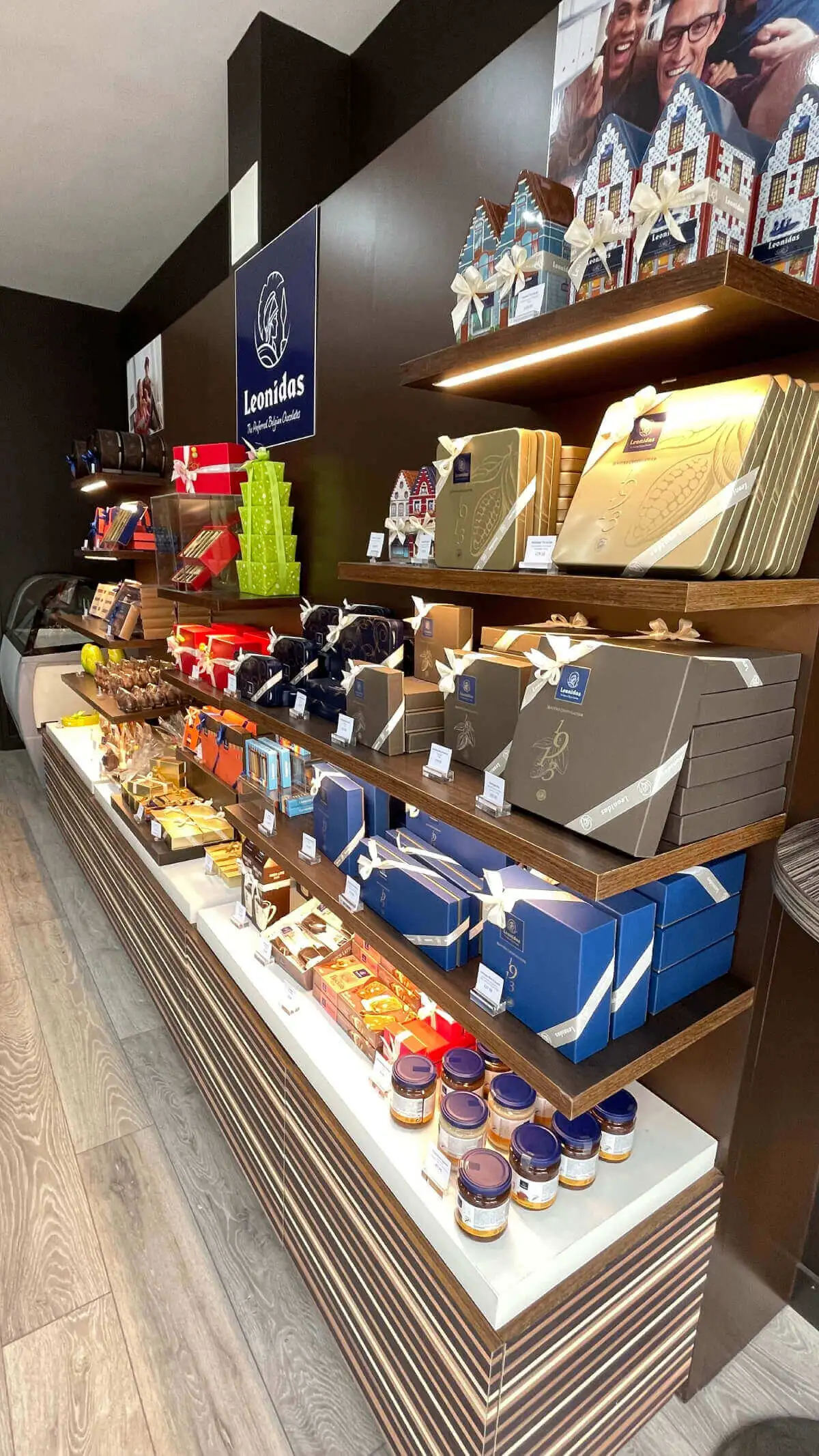 Leonidas shop space design and refurbishment 8