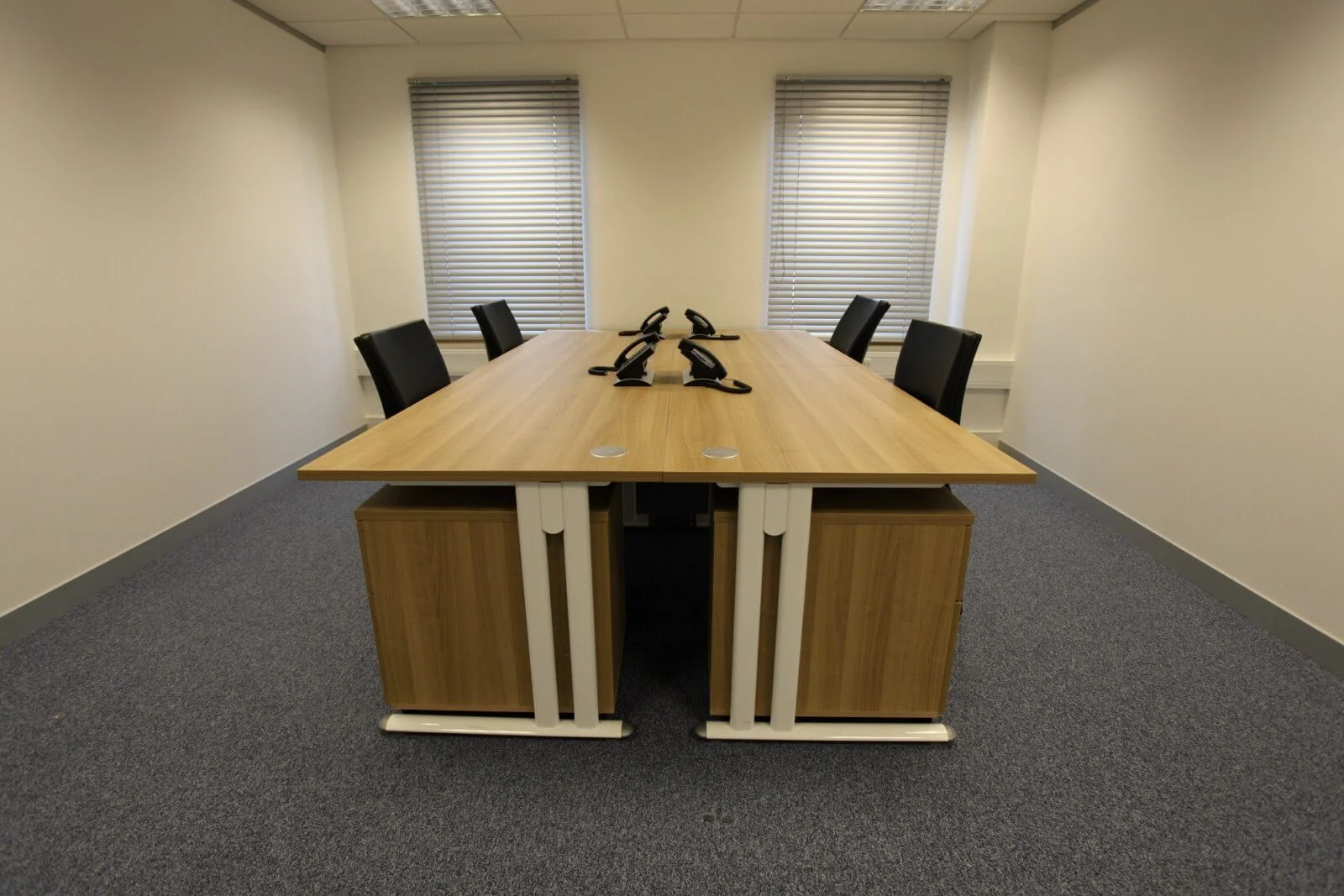 Tempus Court office with single glazed with frameless doors glass partitions and desinger furniture 22