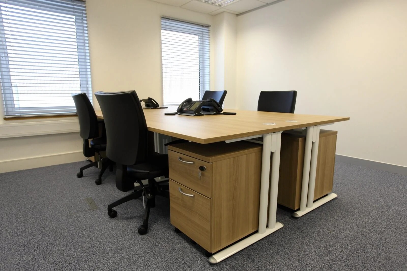 Tempus Court office with single glazed with frameless doors glass partitions and desinger furniture 23