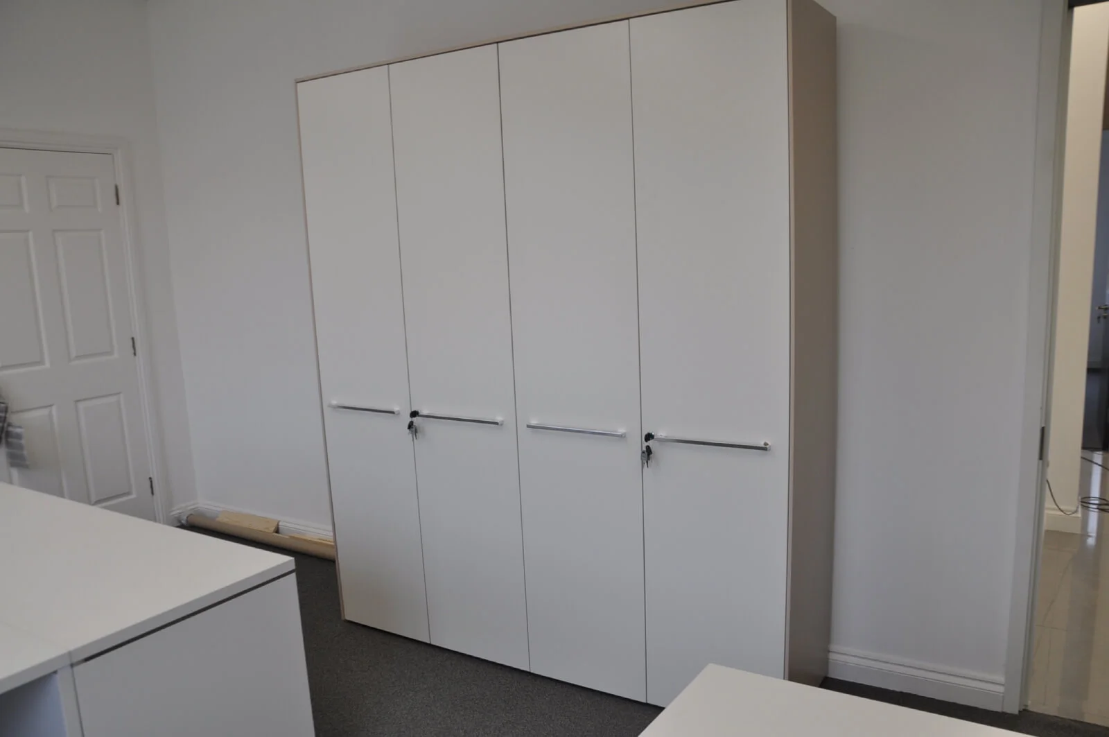 World Sim office with single glazed with frameless doors glass partitions and desinger furniture 18