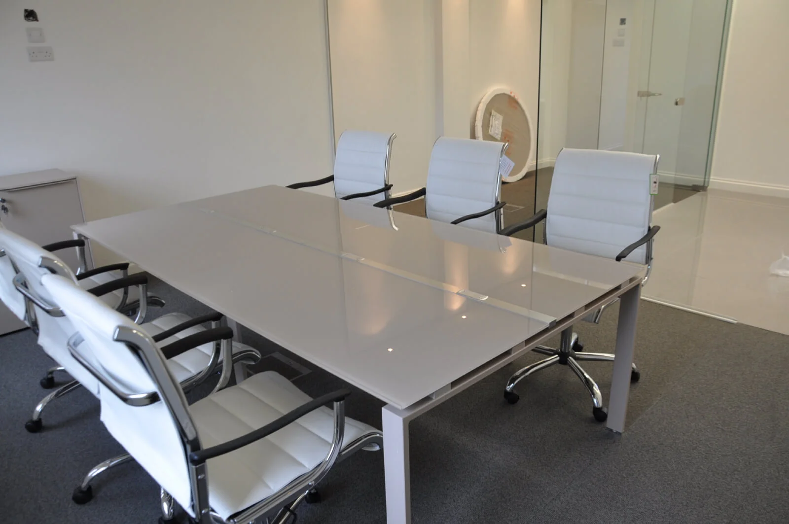 World Sim office with single glazed with frameless doors glass partitions and desinger furniture 22