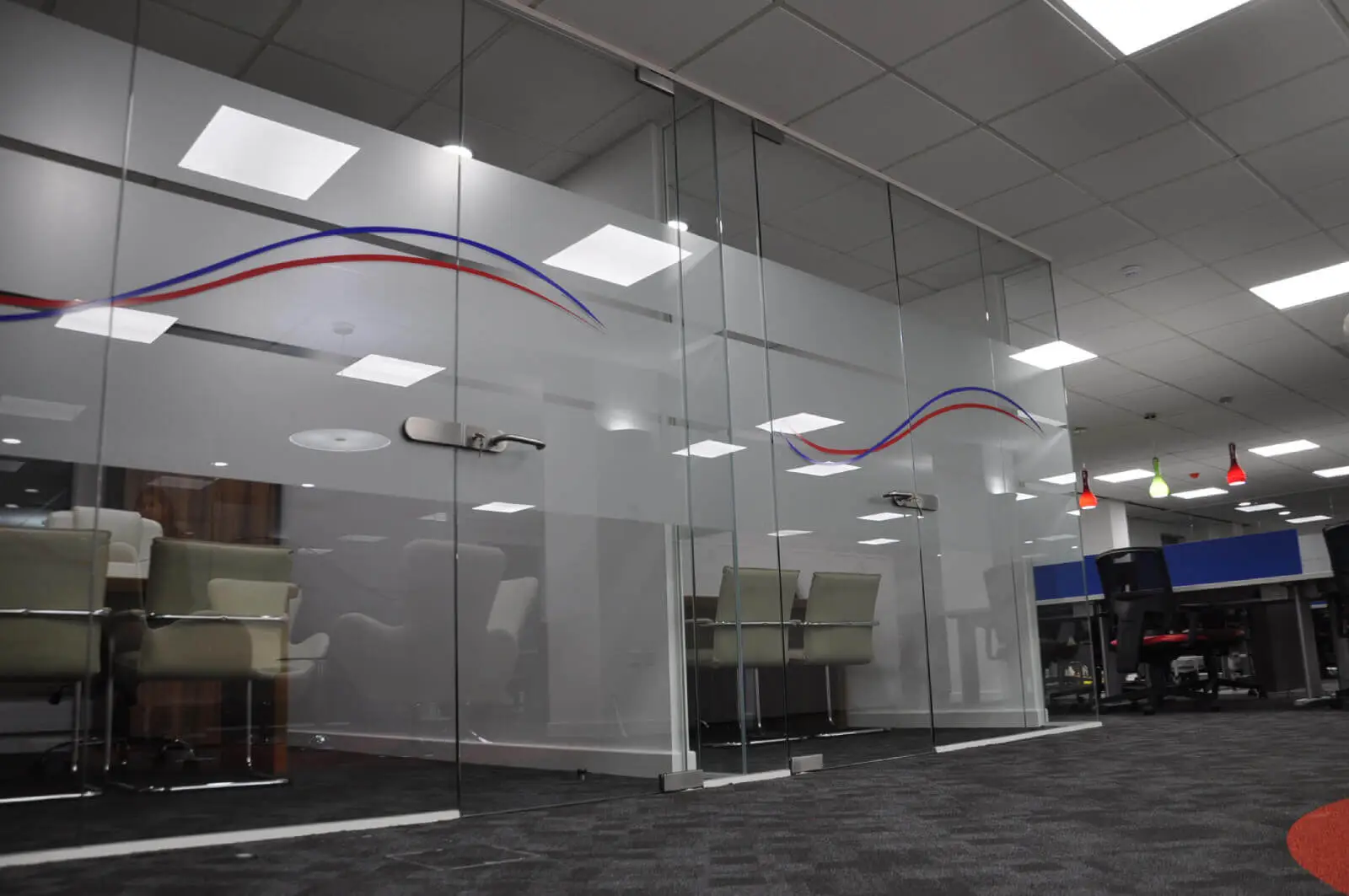 Office space design with Frameless Glass Partitions Screen 10 Office space design with Frameless Glass Partitions Screen 10