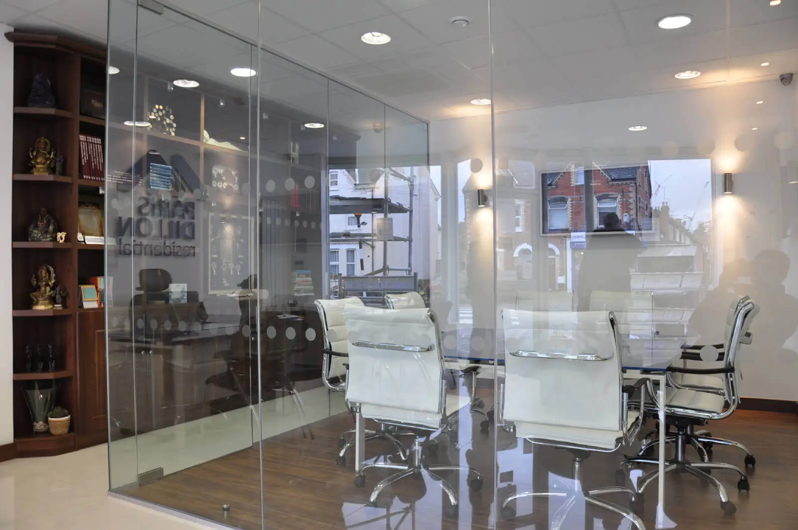 Office space design with Frameless Glass Partitions Screen 19 Office space design with Frameless Glass Partitions Screen 19