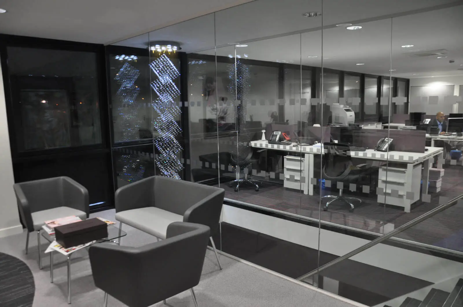 Office space design with Frameless Glass Partitions Screen 8 Office space design with Frameless Glass Partitions Screen 8