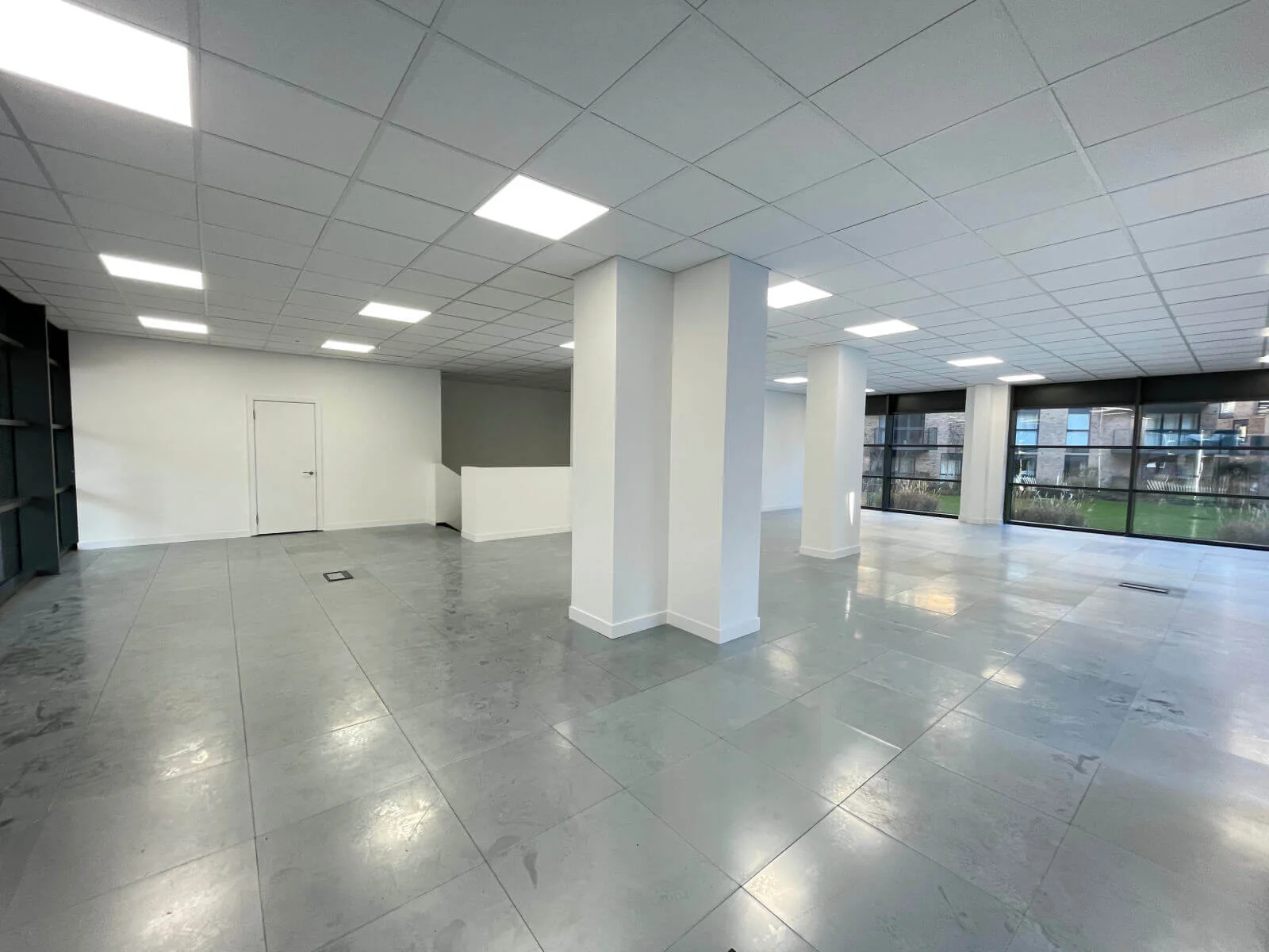 Office space with Raised Flooring 4 Office space with Raised Flooring 4