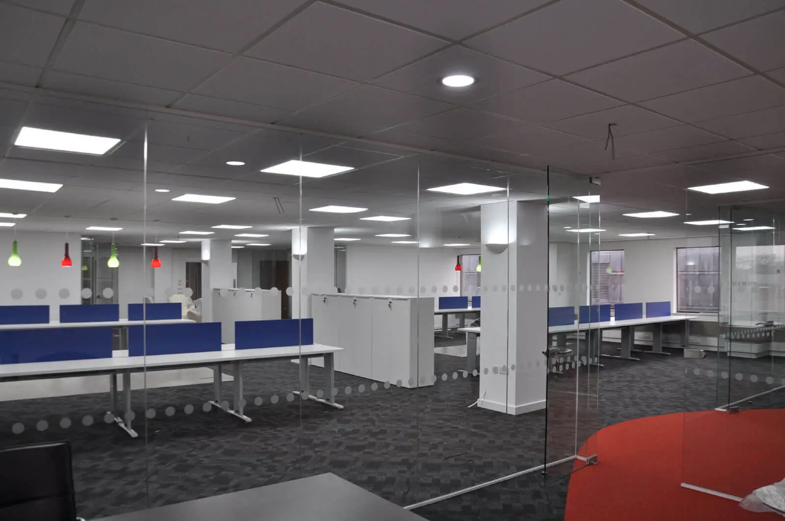 Office space design with Frameless Glass Partitions Screen 3