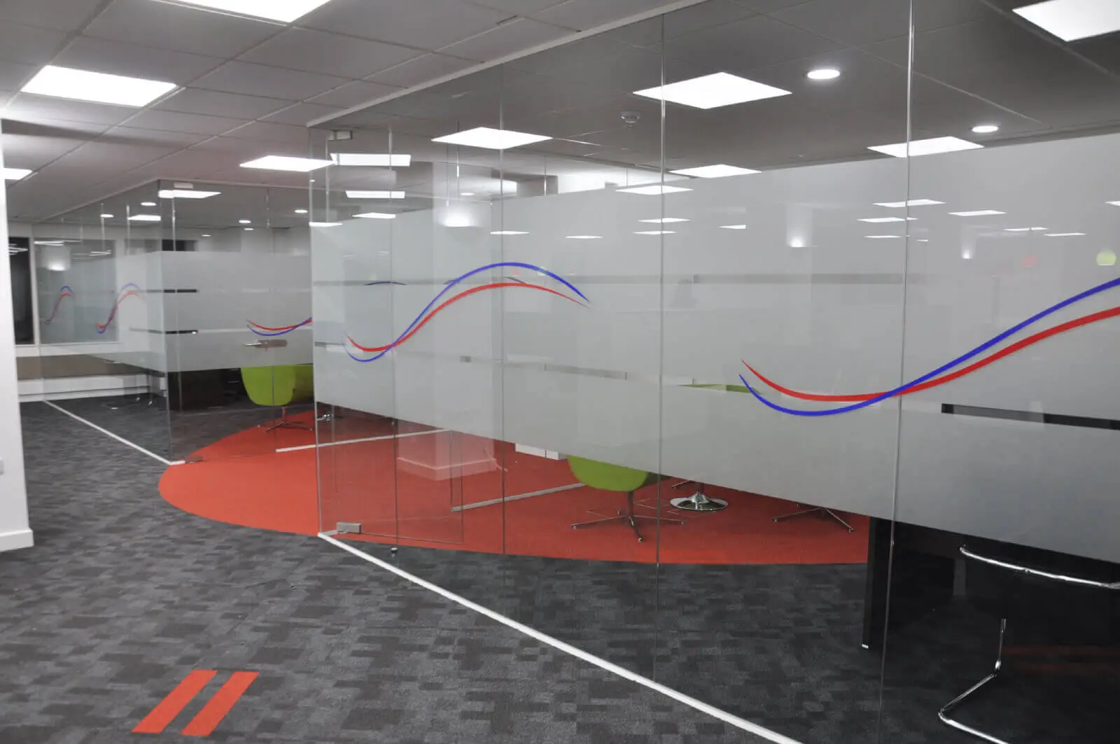 Office space design with Frameless Glass Partitions Screen 4