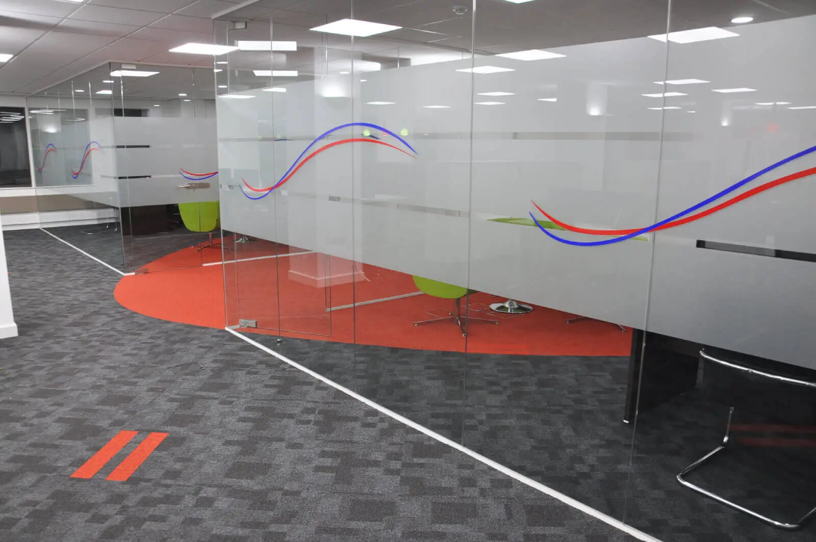 Office space design with Frameless Glass Partitions Screen 5
