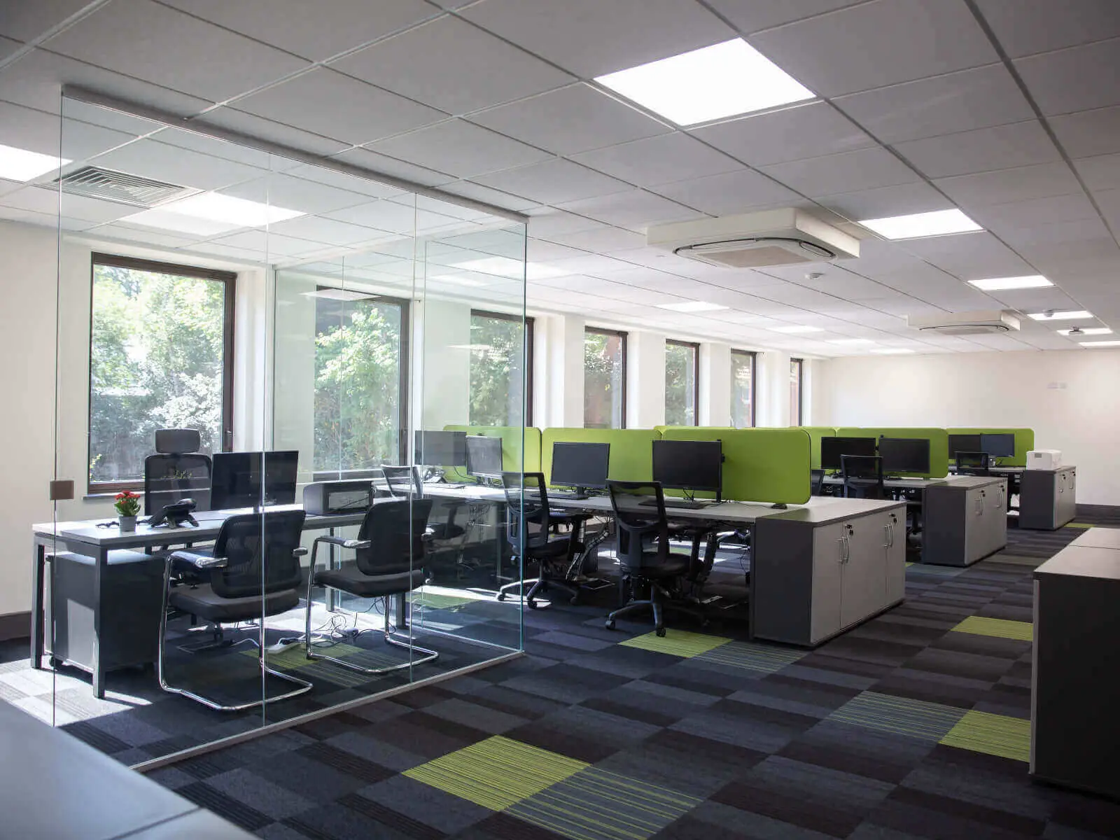 Office space refurbishment under CAT B fitout 3